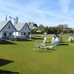 Near The Sea For 2 People, Prázdninový dům