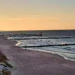 Near The Sea For 2 People, Prázdninový dům *